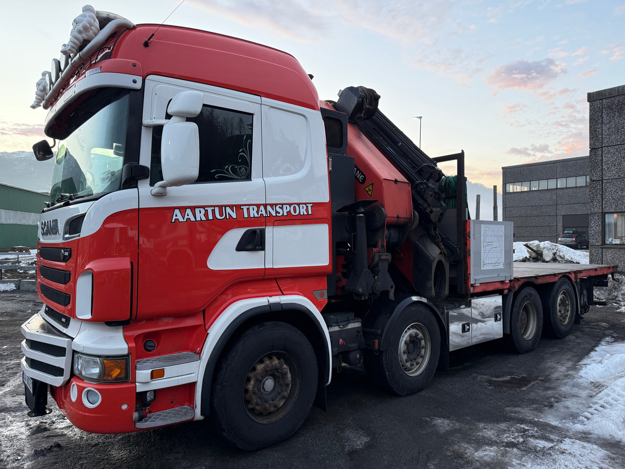 Scania R560 - Kraanwagen, Vrachtwagen met open laadbak: afbeelding 2 Scania R560 - Kraanwagen, Vrachtwagen met open laadbak: afbeelding 2