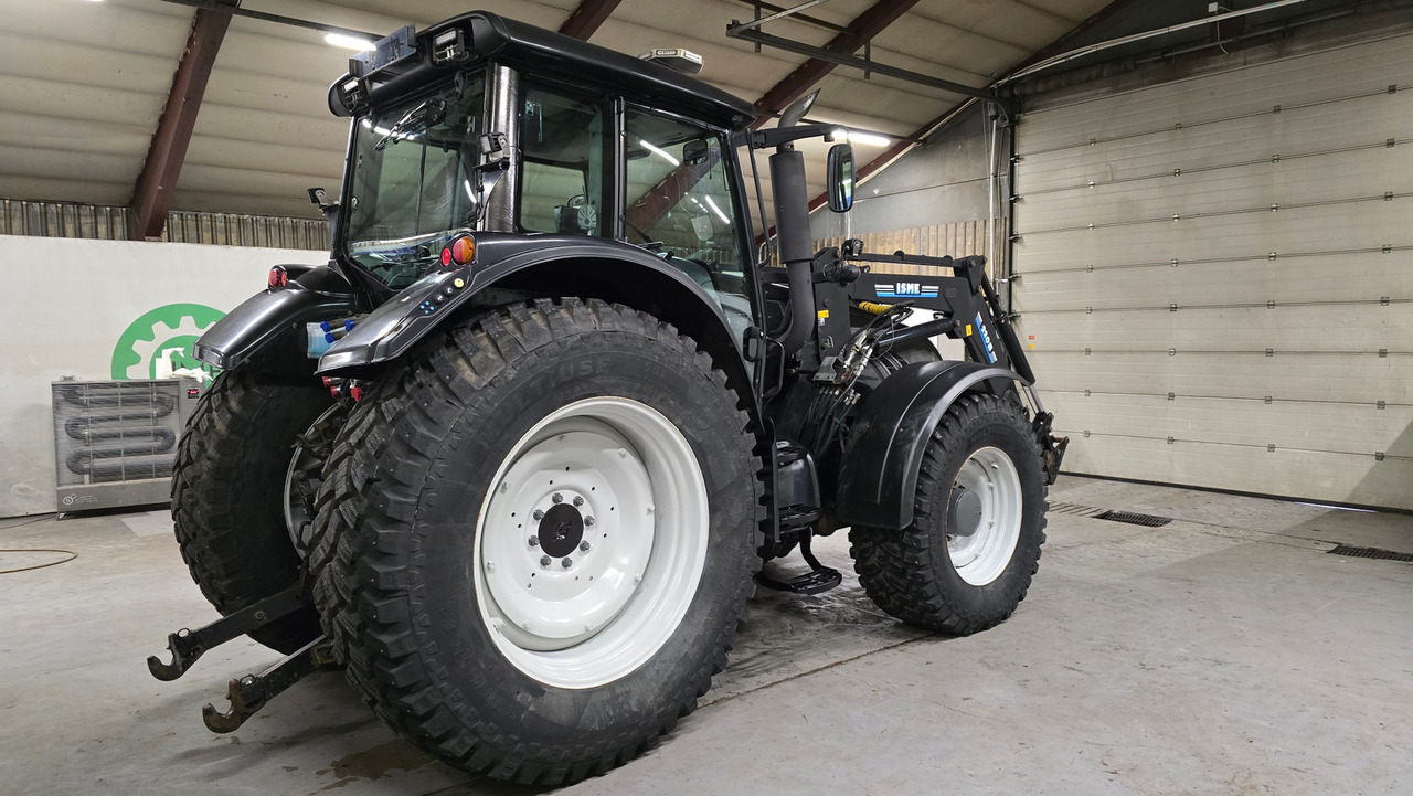 Valtra T182 - Tractor: afbeelding 5 Valtra T182 - Tractor: afbeelding 5