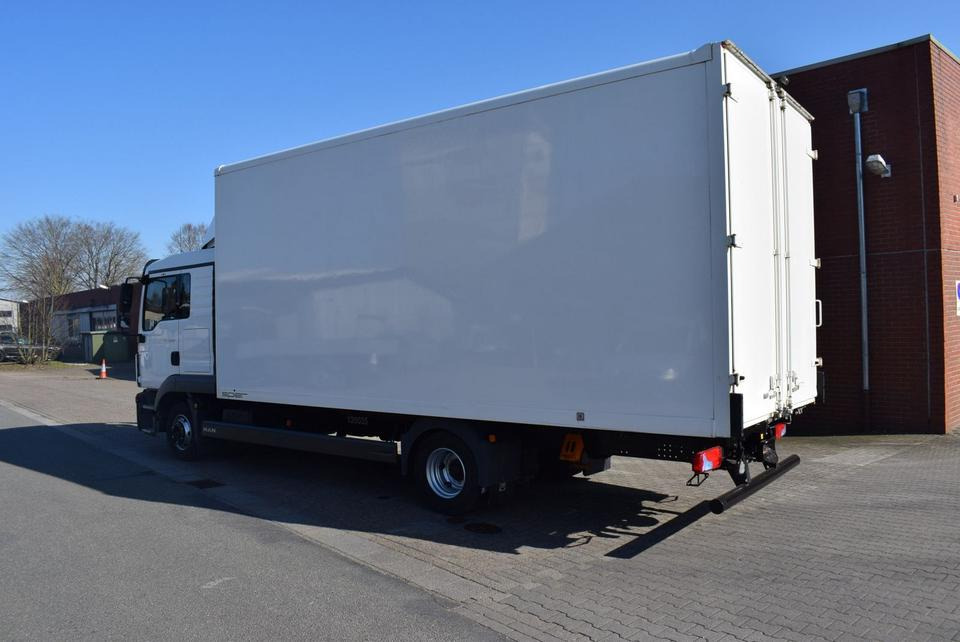MAN TGL 8.220 Möbelkoffer 3-Sitzer Bett AHK Klima - Bakwagen: afbeelding 5 MAN TGL 8.220 Möbelkoffer 3-Sitzer Bett AHK Klima - Bakwagen: afbeelding 5