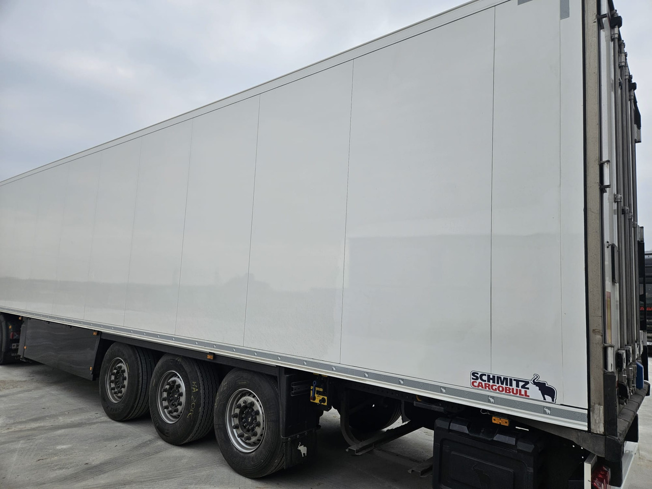 SCHMITZ SKO - Koelwagen oplegger: afbeelding 1 SCHMITZ SKO - Koelwagen oplegger: afbeelding 1