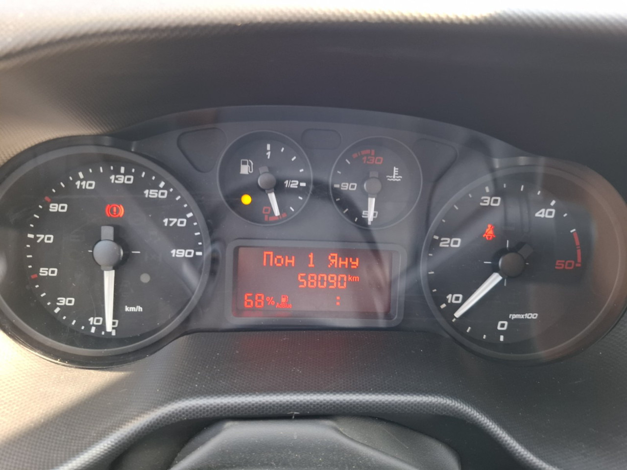 IVECO Daily 35C16H3.0 box/lift - Bestelwagen gesloten laadbak: afbeelding 4 IVECO Daily 35C16H3.0 box/lift - Bestelwagen gesloten laadbak: afbeelding 4