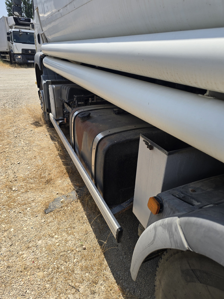Tankwagen voor het vervoer van brandstoffen MAN TGA 26-320: afbeelding 6 Tankwagen voor het vervoer van brandstoffen MAN TGA 26-320: afbeelding 6