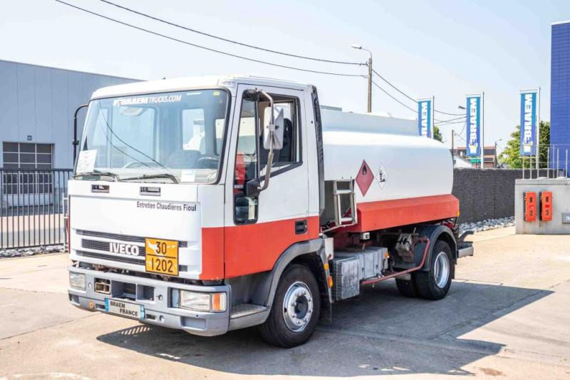 Iveco 85E15+ CITERNE 5000 L - Tankwagen: afbeelding 1 Iveco 85E15+ CITERNE 5000 L - Tankwagen: afbeelding 1