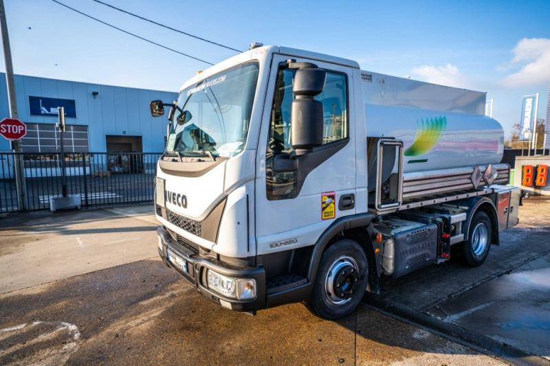 Iveco EURO CARGO 100-220 +CM 5500L + 3 COMP. - Tankwagen: afbeelding 1 Iveco EURO CARGO 100-220 +CM 5500L + 3 COMP. - Tankwagen: afbeelding 1