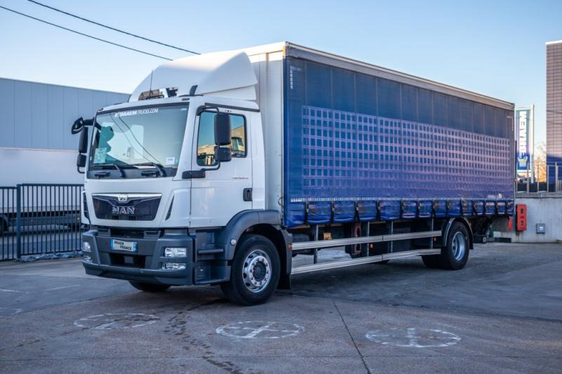 MAN TGM 18.340 BL+DHOLLANDIA - Schuifzeilen vrachtwagen: afbeelding 1 MAN TGM 18.340 BL+DHOLLANDIA - Schuifzeilen vrachtwagen: afbeelding 1