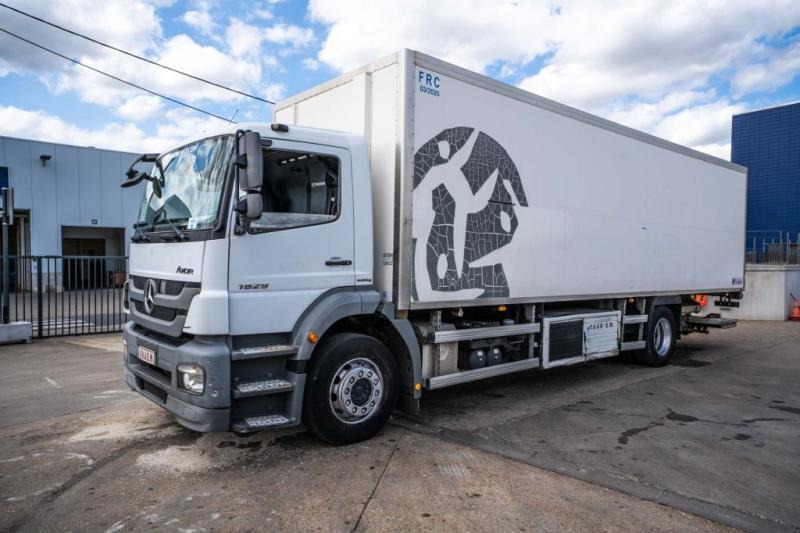 Mercedes AXOR 1829-MP3+ CARRIER - Koelwagen vrachtwagen: afbeelding 1 Mercedes AXOR 1829-MP3+ CARRIER - Koelwagen vrachtwagen: afbeelding 1