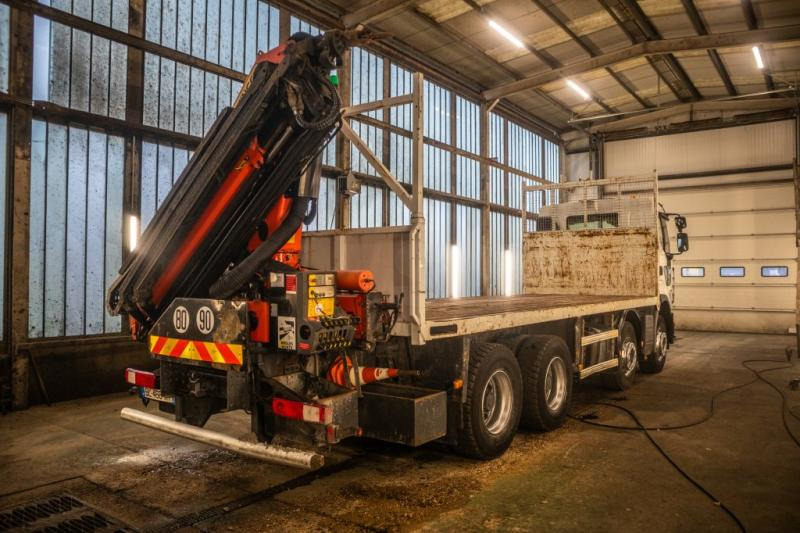 Renault KERAX 380DXI-8x4+PK18TM/3EXT - Vrachtwagen met open laadbak, Kraanwagen: afbeelding 3 Renault KERAX 380DXI-8x4+PK18TM/3EXT - Vrachtwagen met open laadbak, Kraanwagen: afbeelding 3