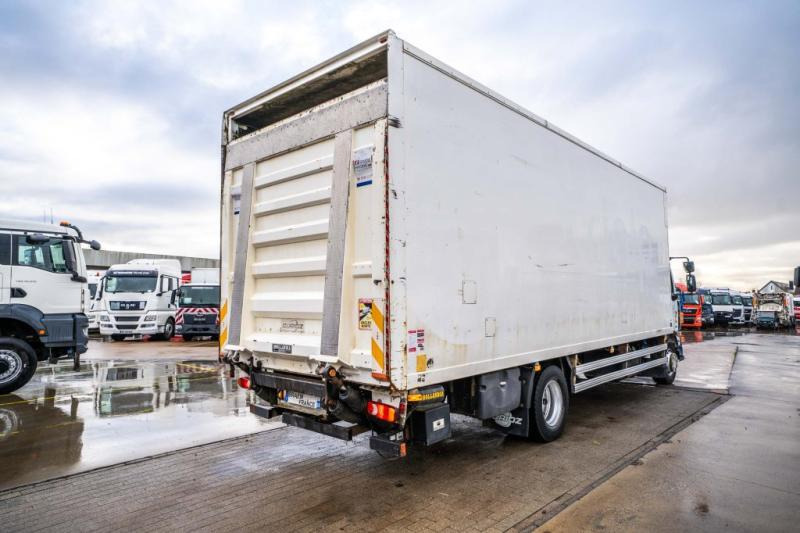 Renault MIDLUM 220 (16T)+ DHOLLANDIA 2T. - Bakwagen: afbeelding 4 Renault MIDLUM 220 (16T)+ DHOLLANDIA 2T. - Bakwagen: afbeelding 4