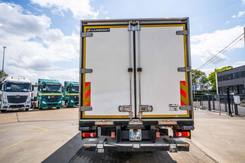 Renault MIDLUM 220 DXI (16t)+CARRIER+DHOLLANDIA +CARRIER - Koelwagen vrachtwagen: afbeelding 5 Renault MIDLUM 220 DXI (16t)+CARRIER+DHOLLANDIA +CARRIER - Koelwagen vrachtwagen: afbeelding 5
