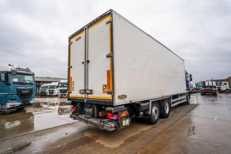 Scania R 410+CHEREAU+CARRIER 1150 MT+DHOLLANDIA 2.5T - Koelwagen vrachtwagen: afbeelding 3 Scania R 410+CHEREAU+CARRIER 1150 MT+DHOLLANDIA 2.5T - Koelwagen vrachtwagen: afbeelding 3