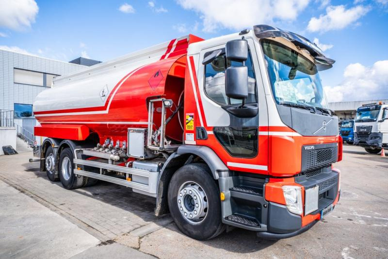 Volvo FE 320+MAGYAR 19.000L/5Comp. - Tankwagen: afbeelding 2 Volvo FE 320+MAGYAR 19.000L/5Comp. - Tankwagen: afbeelding 2