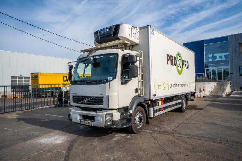 Volvo FL 240(16t)+CARRIER SUPRA 750+DHOLLANDIA 2T. - Koelwagen vrachtwagen: afbeelding 1 Volvo FL 240(16t)+CARRIER SUPRA 750+DHOLLANDIA 2T. - Koelwagen vrachtwagen: afbeelding 1