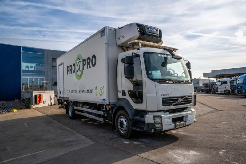 Volvo FL 240(16t)+CARRIER SUPRA 750+DHOLLANDIA 2T. - Koelwagen vrachtwagen: afbeelding 2 Volvo FL 240(16t)+CARRIER SUPRA 750+DHOLLANDIA 2T. - Koelwagen vrachtwagen: afbeelding 2