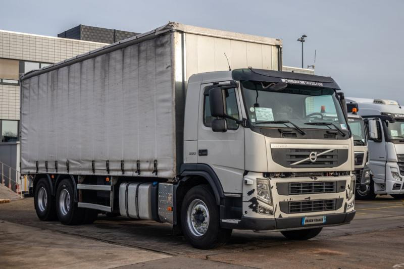 Volvo FM330-6x2-10 pneus/tires-intarder - Schuifzeilen vrachtwagen: afbeelding 2 Volvo FM330-6x2-10 pneus/tires-intarder - Schuifzeilen vrachtwagen: afbeelding 2