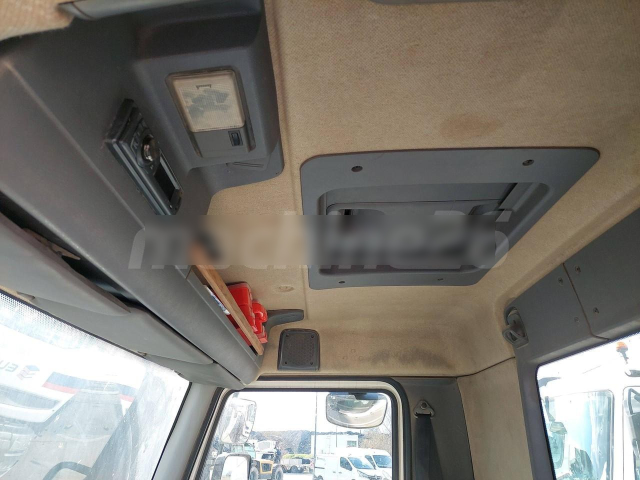 Kipper vrachtwagen voor het vervoer van bulkgoederen RENAULT MIDLUM 180: afbeelding 13