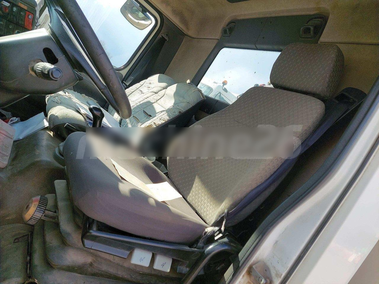 Kipper vrachtwagen voor het vervoer van bulkgoederen RENAULT MIDLUM 180: afbeelding 6