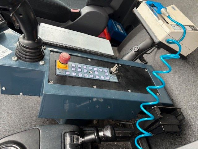 Vuilniswagen MAN 35.360 8x2: afbeelding 7