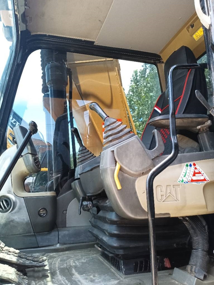 CAT 320 D2 - Rupsgraafmachine: afbeelding 4 CAT 320 D2 - Rupsgraafmachine: afbeelding 4