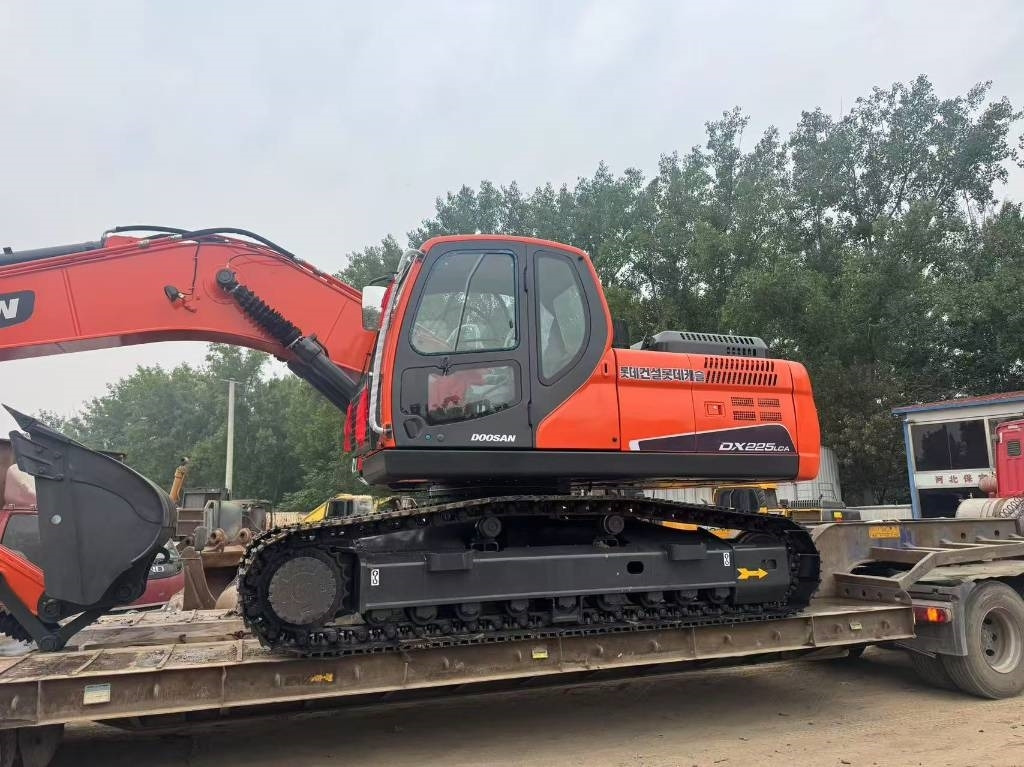 Doosan DX 225 LCA - Rupsgraafmachine: afbeelding 4 Doosan DX 225 LCA - Rupsgraafmachine: afbeelding 4