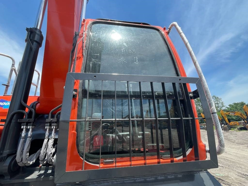 Doosan DX 300 - Rupsgraafmachine: afbeelding 4 Doosan DX 300 - Rupsgraafmachine: afbeelding 4