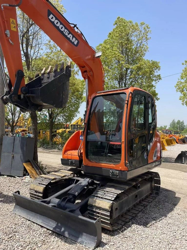 Doosan DX75 - Minigraafmachine: afbeelding 3 Doosan DX75 - Minigraafmachine: afbeelding 3
