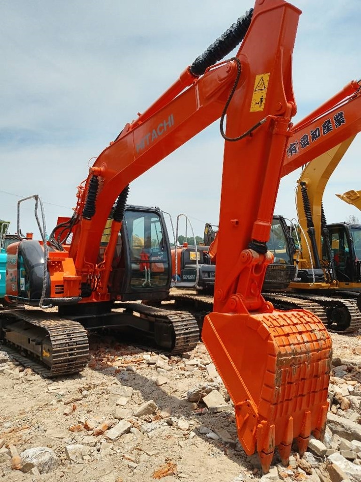 Hitachi ZX 135 - Rupsgraafmachine: afbeelding 1 Hitachi ZX 135 - Rupsgraafmachine: afbeelding 1