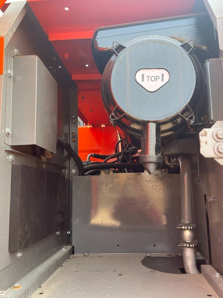 Hitachi ZX 210 - Rupsgraafmachine: afbeelding 2 Hitachi ZX 210 - Rupsgraafmachine: afbeelding 2