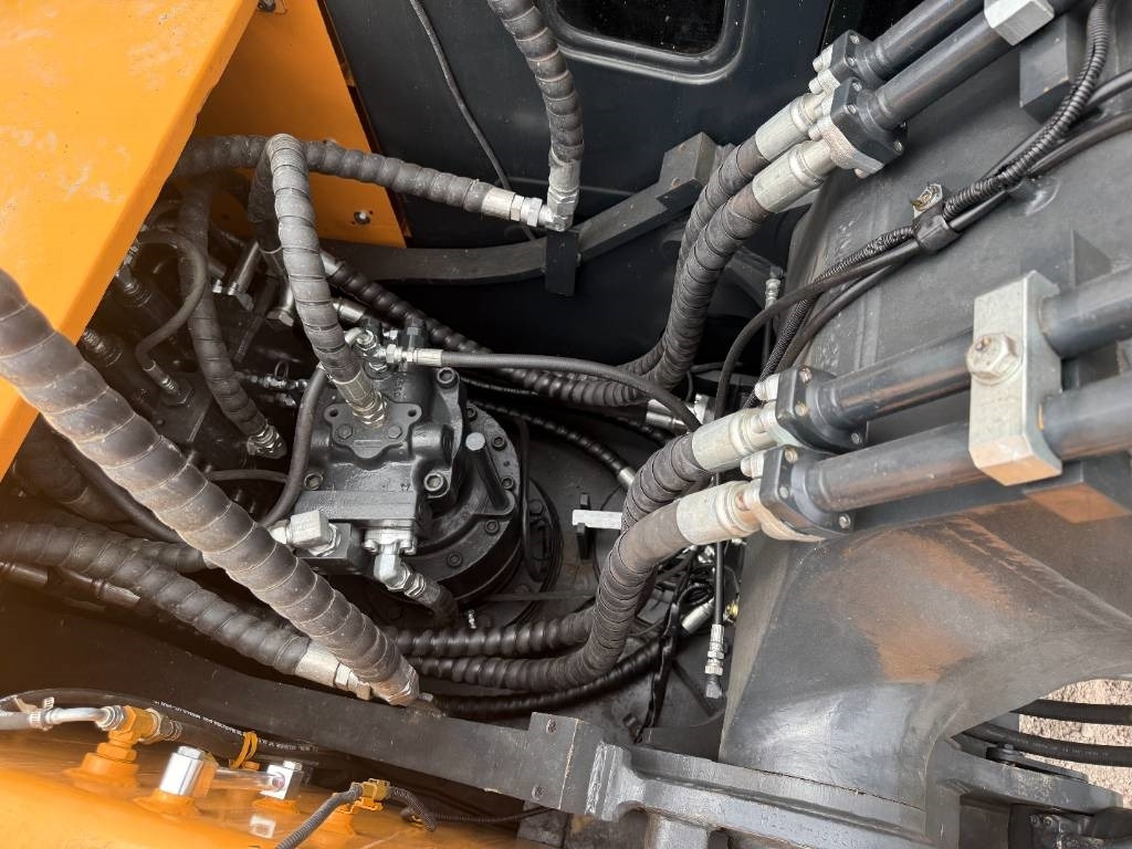 Hyundai HX 220 - Rupsgraafmachine: afbeelding 4 Hyundai HX 220 - Rupsgraafmachine: afbeelding 4