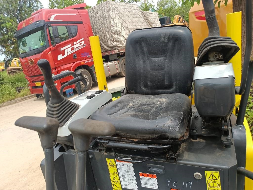 Komatsu PC 18 - Rupsgraafmachine: afbeelding 4 Komatsu PC 18 - Rupsgraafmachine: afbeelding 4
