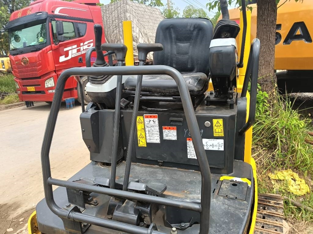 Komatsu PC 18 - Rupsgraafmachine: afbeelding 5 Komatsu PC 18 - Rupsgraafmachine: afbeelding 5