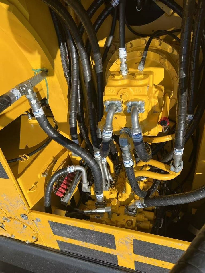 Komatsu PC 300 - Rupsgraafmachine: afbeelding 5 Komatsu PC 300 - Rupsgraafmachine: afbeelding 5
