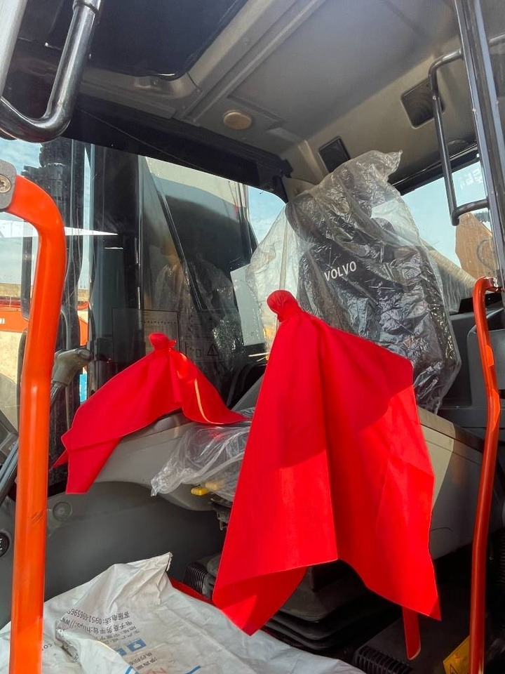 Volvo EC 380 D L - Rupsgraafmachine: afbeelding 4 Volvo EC 380 D L - Rupsgraafmachine: afbeelding 4