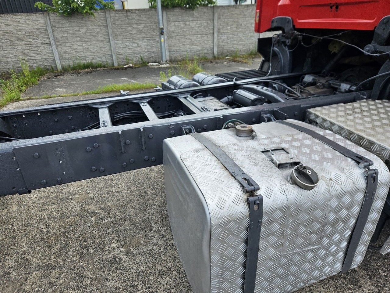 Scania 144 530 6X4 Manual Pump AND Injectros - Full Sprin G - Chassis vrachtwagen: afbeelding 3 Scania 144 530 6X4 Manual Pump AND Injectros - Full Sprin G - Chassis vrachtwagen: afbeelding 3