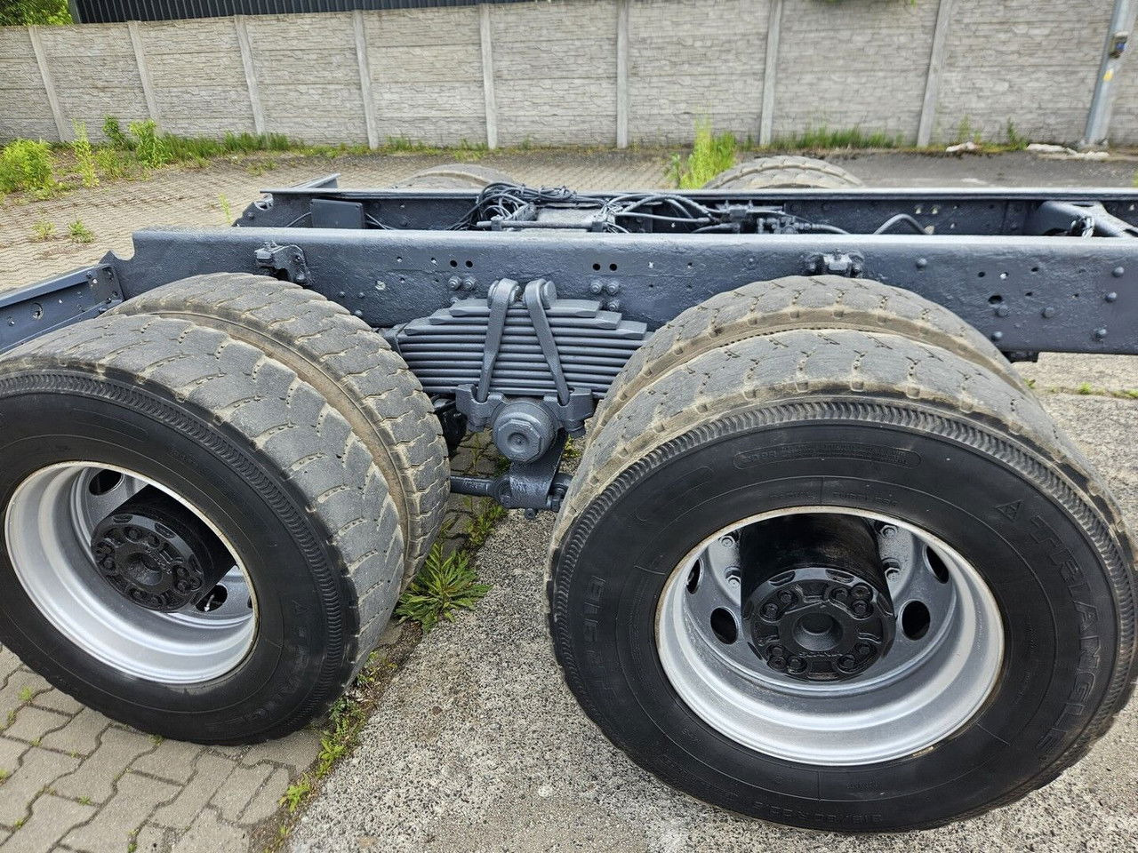Scania 144 530 - 6x4 - full spring - retarder - Chassis vrachtwagen: afbeelding 4 Scania 144 530 - 6x4 - full spring - retarder - Chassis vrachtwagen: afbeelding 4