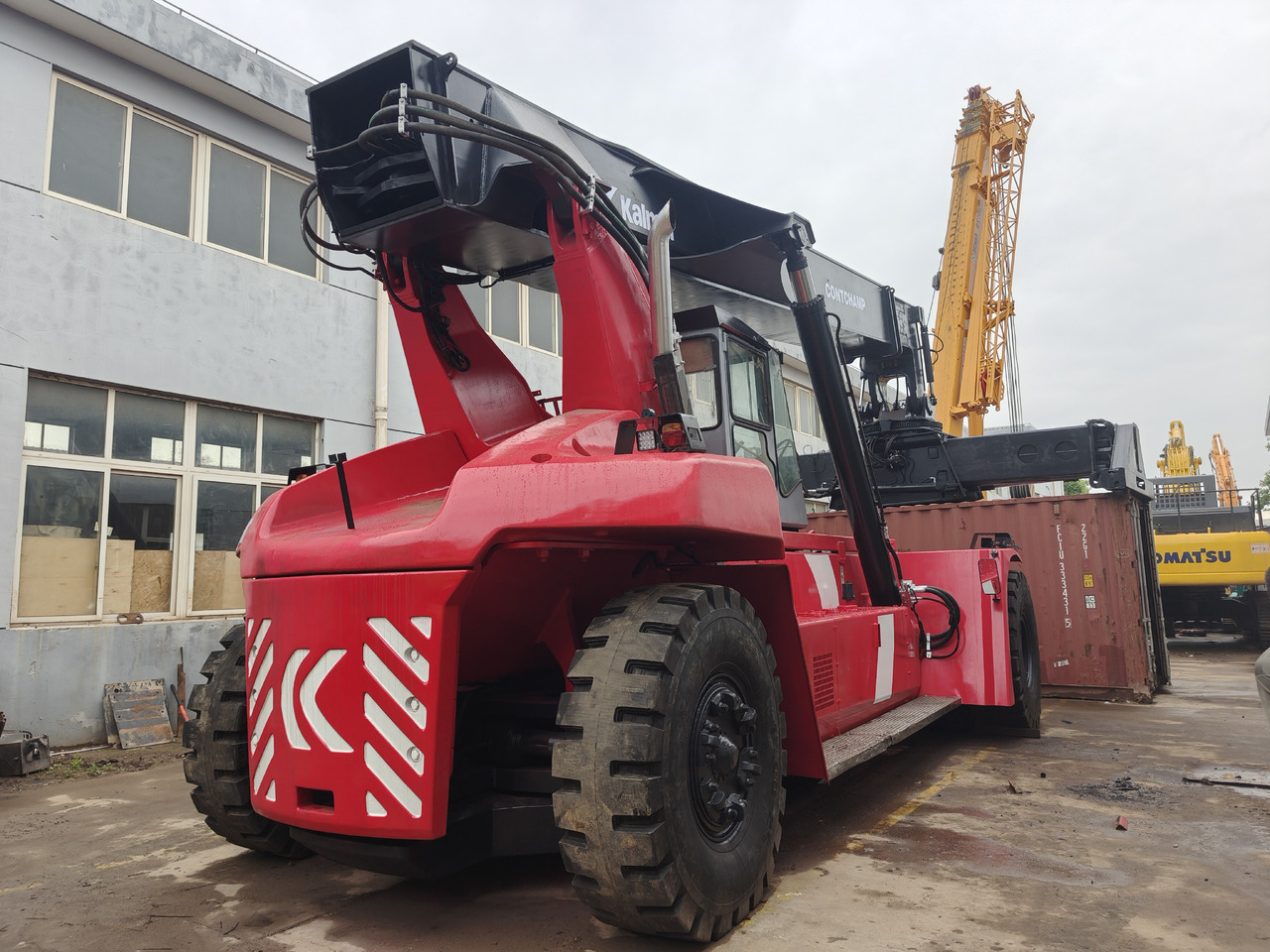 KALMAR DRF450 45ton Reach stacker/Container forklift - Bouwmachine: afbeelding 3 KALMAR DRF450 45ton Reach stacker/Container forklift - Bouwmachine: afbeelding 3