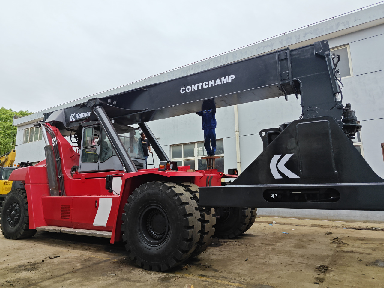 KALMAR DRF450 45ton Reach stacker/Container forklift - Bouwmachine: afbeelding 1 KALMAR DRF450 45ton Reach stacker/Container forklift - Bouwmachine: afbeelding 1