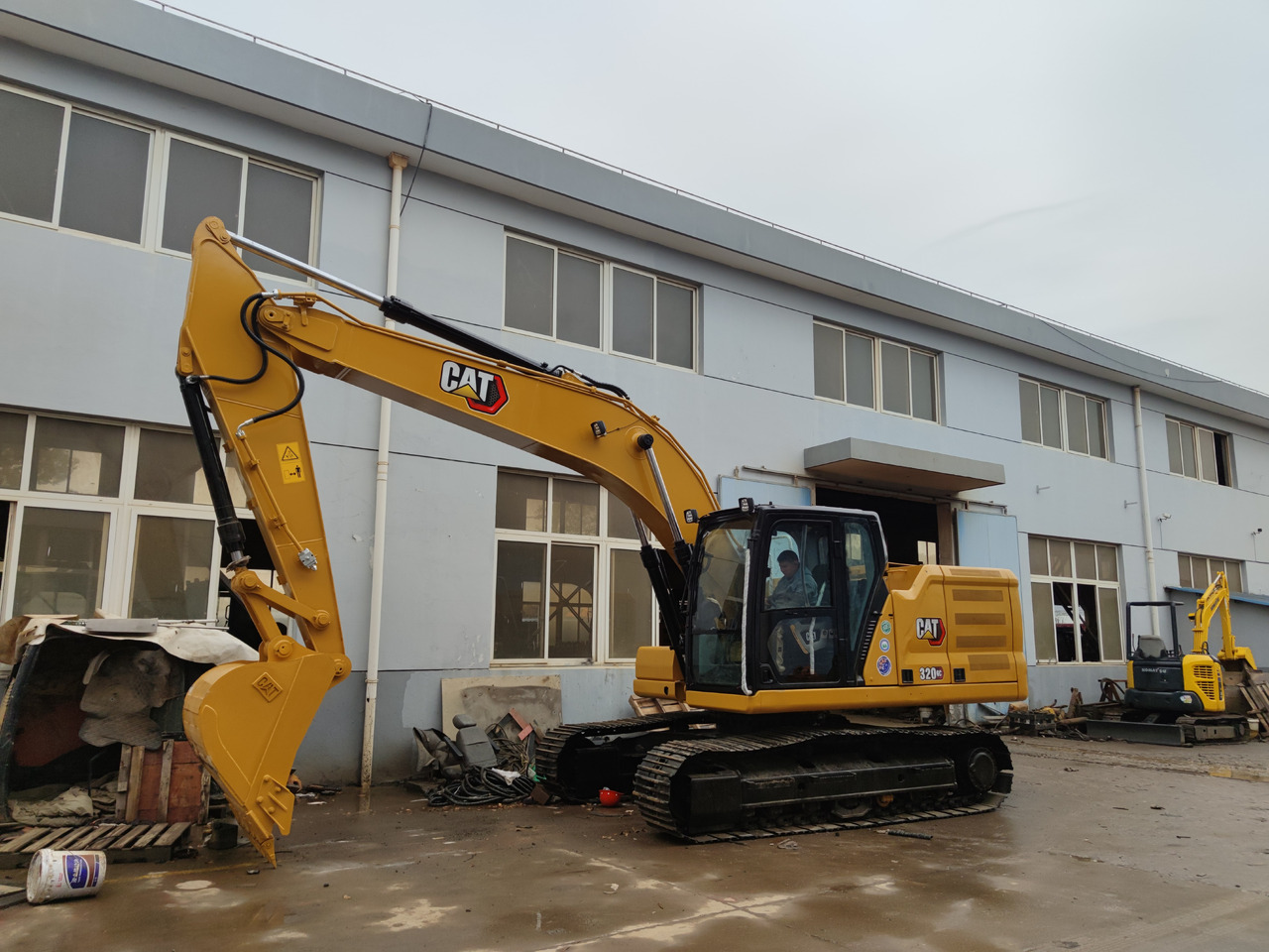 CATERPILLAR 320GC - Mobiele kraan: afbeelding 5 CATERPILLAR 320GC - Mobiele kraan: afbeelding 5