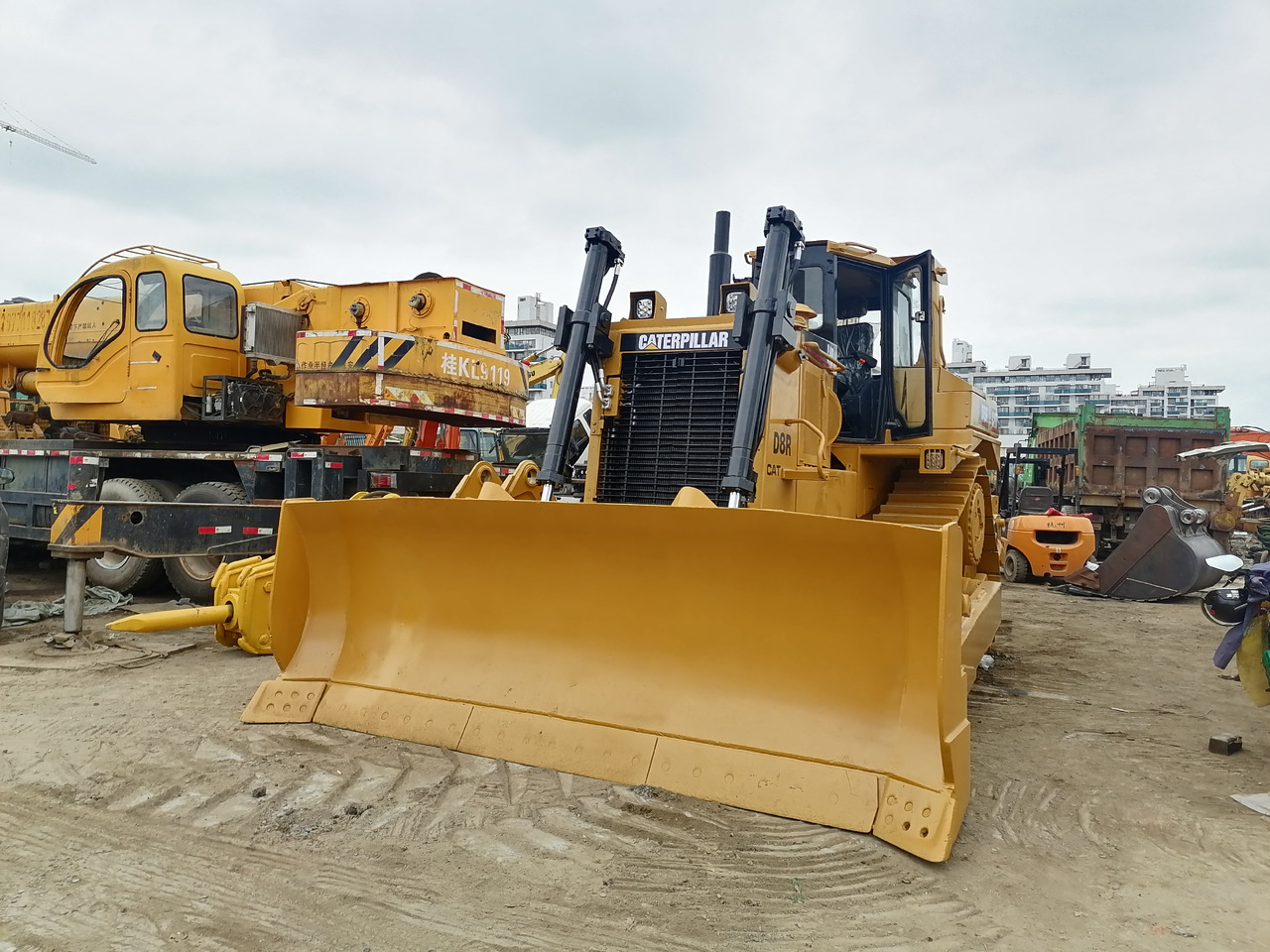 CATERPILLAR D8R - Bulldozer: afbeelding 2 CATERPILLAR D8R - Bulldozer: afbeelding 2