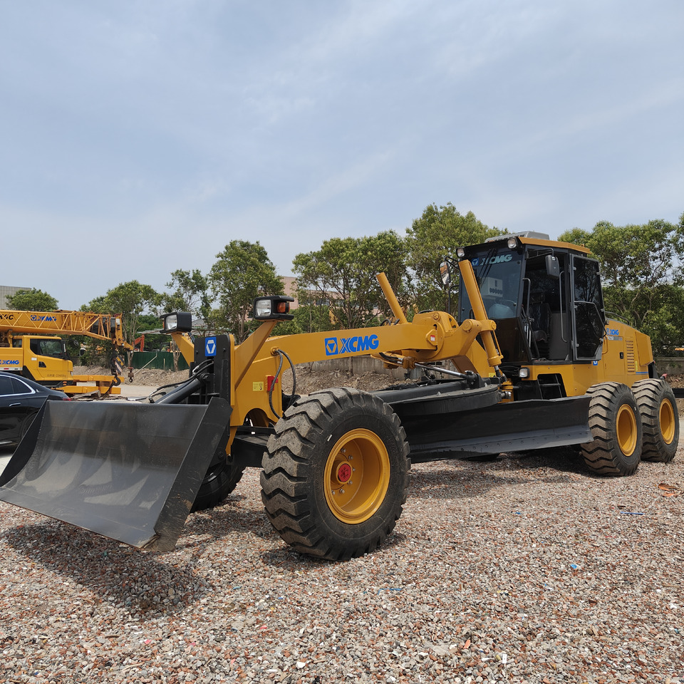 XCMG GR215 GR2153 Motor Grader with Blade - Grader: afbeelding 2 XCMG GR215 GR2153 Motor Grader with Blade - Grader: afbeelding 2