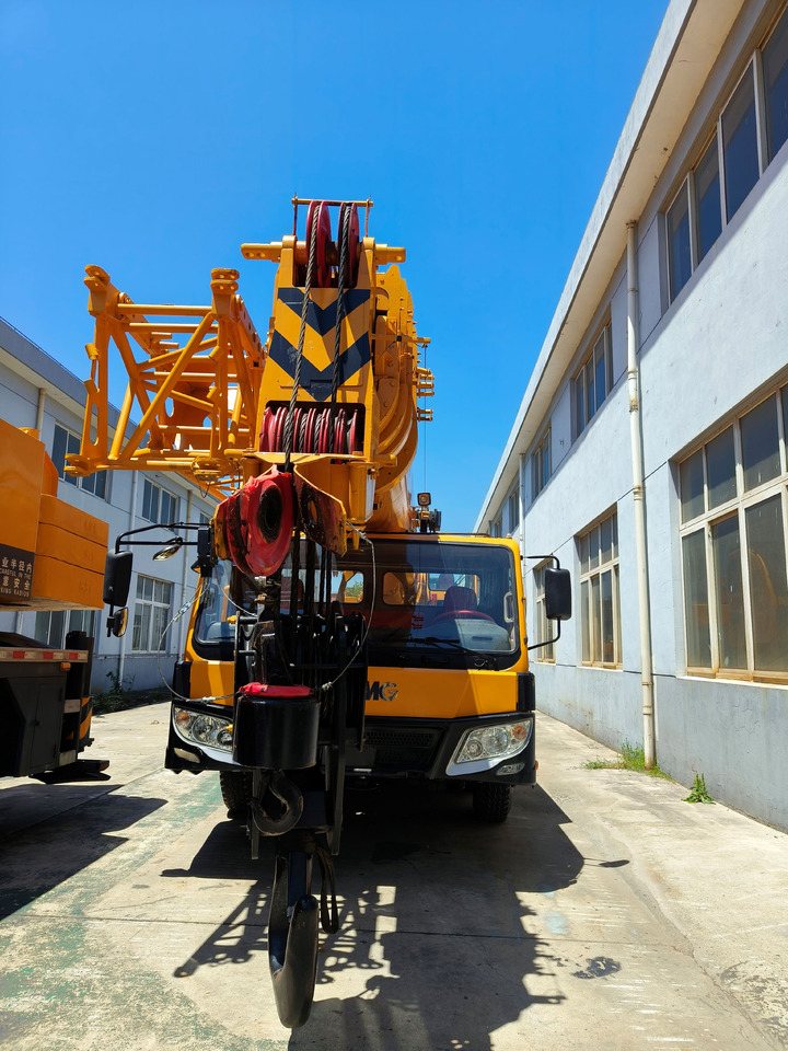 XCMG QY80K used xcmg truck crane - Mobiele kraan: afbeelding 2 XCMG QY80K used xcmg truck crane - Mobiele kraan: afbeelding 2