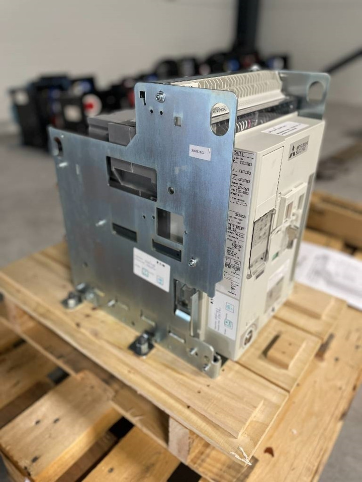 Mitsubishi Circuit breaker 1000A - AE1000-SW 3P - DPX-12648 - Bouwmachine: afbeelding 2 Mitsubishi Circuit breaker 1000A - AE1000-SW 3P - DPX-12648 - Bouwmachine: afbeelding 2