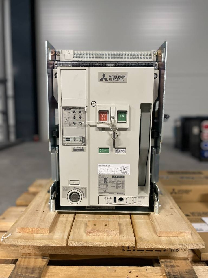 Mitsubishi Circuit breaker 1000A - AE1000-SW 3P - DPX-12648 - Bouwmachine: afbeelding 1 Mitsubishi Circuit breaker 1000A - AE1000-SW 3P - DPX-12648 - Bouwmachine: afbeelding 1
