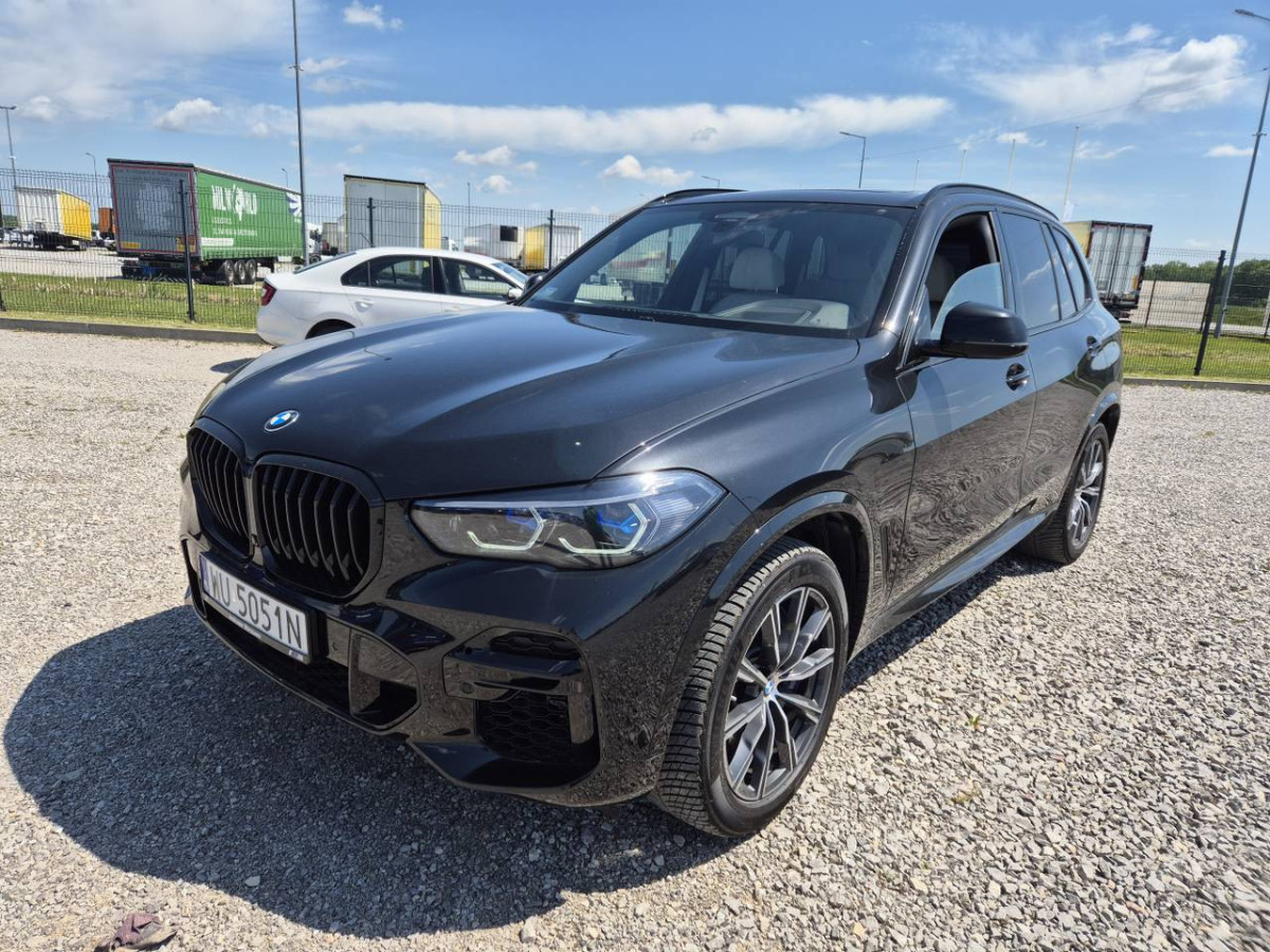 BMW X5 M50I SUV - SUV: afbeelding 2 BMW X5 M50I SUV - SUV: afbeelding 2