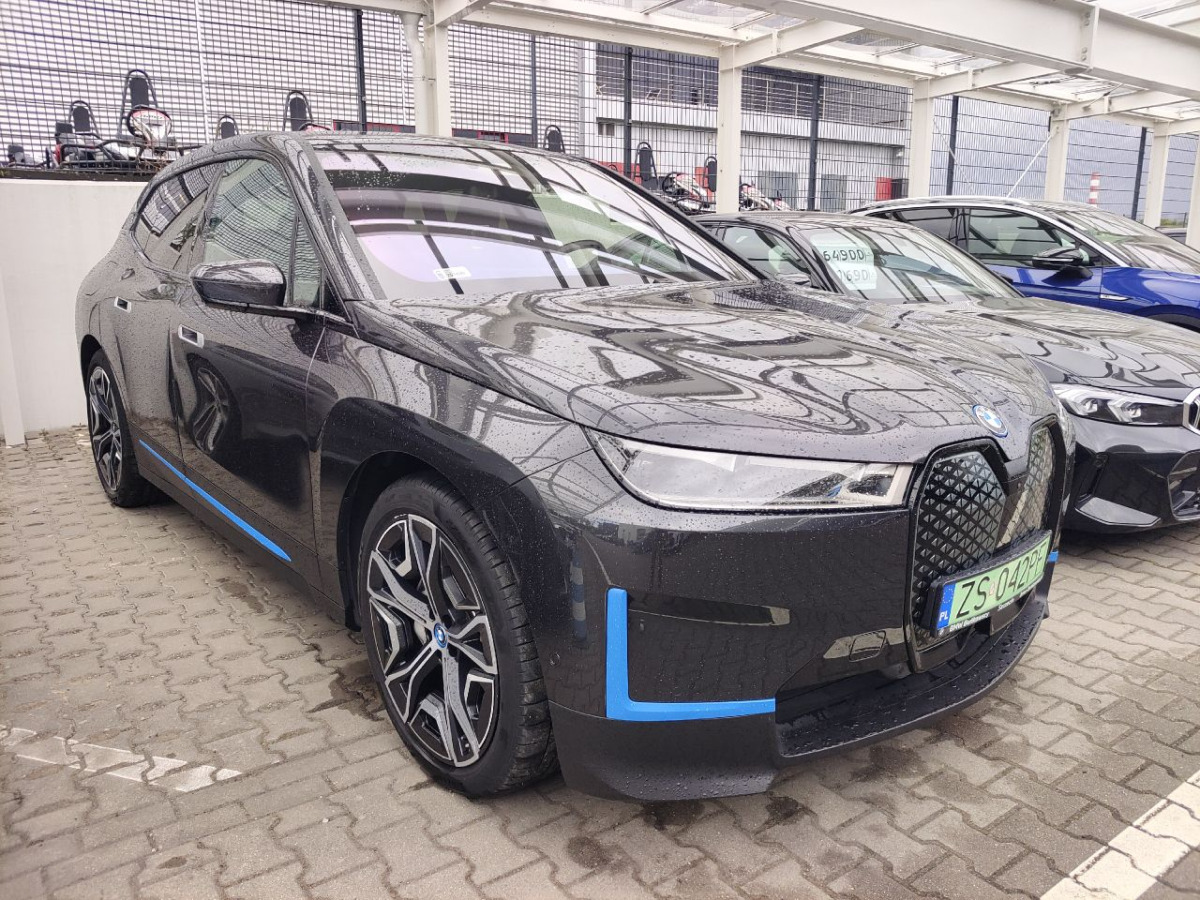 BMW iX XDRIVE40 SUV - SUV: afbeelding 1 BMW iX XDRIVE40 SUV - SUV: afbeelding 1