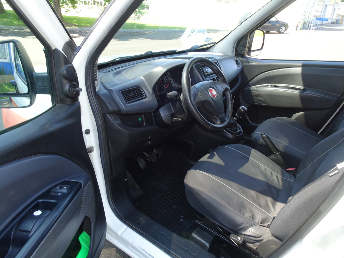 FIAT DOBLO FURGON BLASZAK - Gesloten bestelwagen: afbeelding 5 FIAT DOBLO FURGON BLASZAK - Gesloten bestelwagen: afbeelding 5
