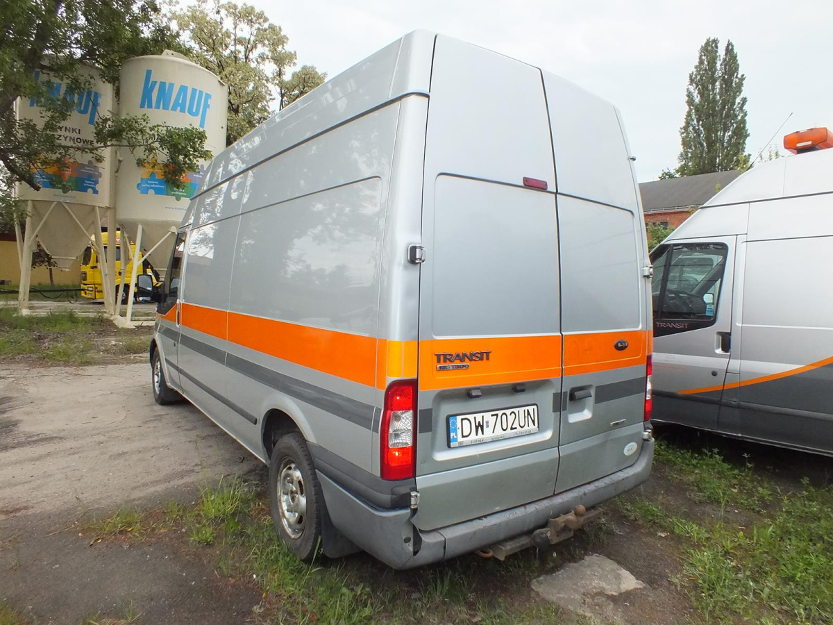 FORD FT 300 FURGON BLASZAK - Gesloten bestelwagen: afbeelding 4 FORD FT 300 FURGON BLASZAK - Gesloten bestelwagen: afbeelding 4