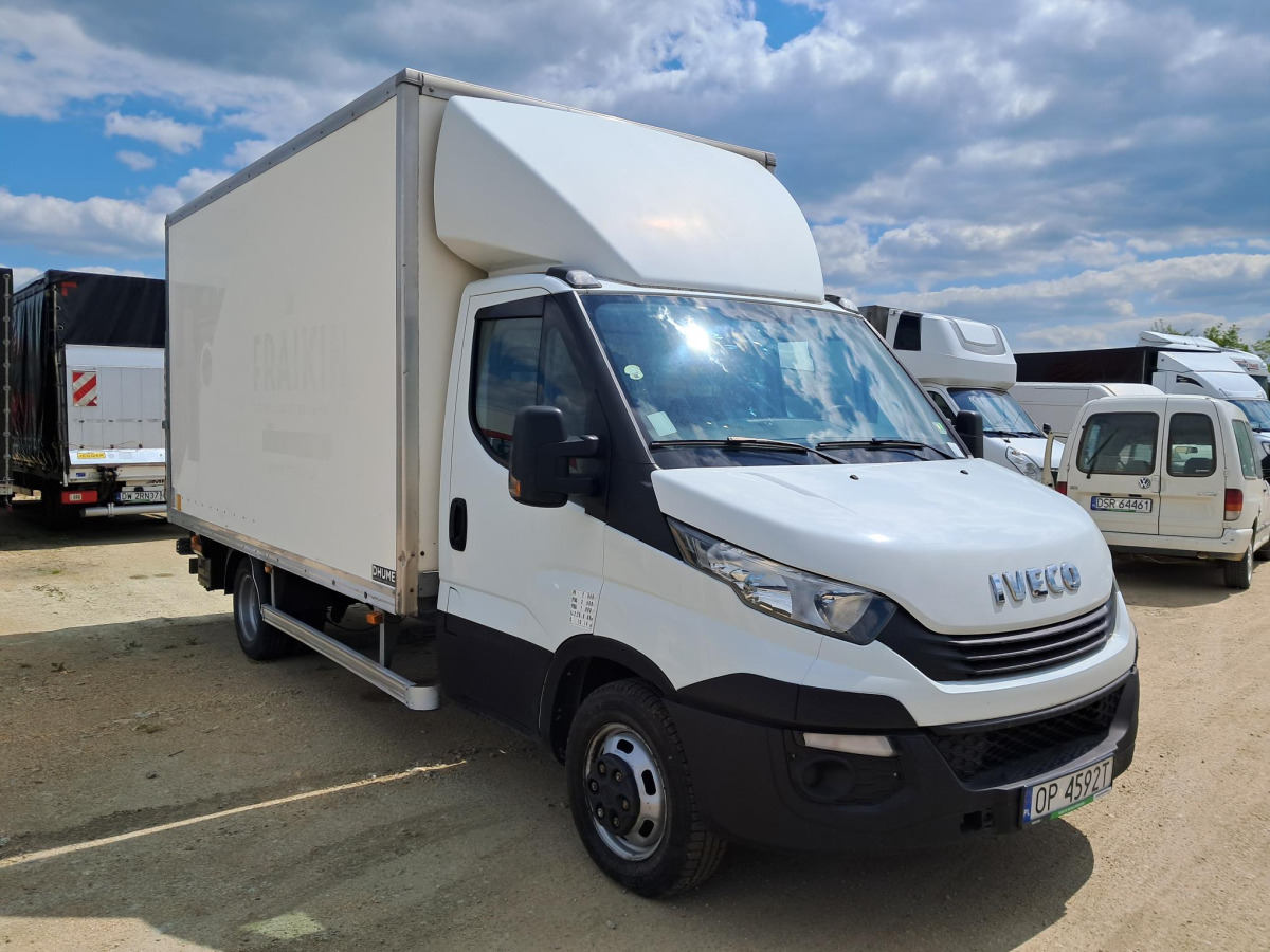 IVECO DAILY KONTENER Z WINDĄ - Bestelwagen gesloten laadbak: afbeelding 1 IVECO DAILY KONTENER Z WINDĄ - Bestelwagen gesloten laadbak: afbeelding 1