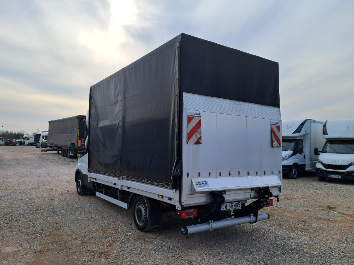 IVECO PLANDEKA Z WINDĄ - Schuifzeilen bestelwagen: afbeelding 4 IVECO PLANDEKA Z WINDĄ - Schuifzeilen bestelwagen: afbeelding 4