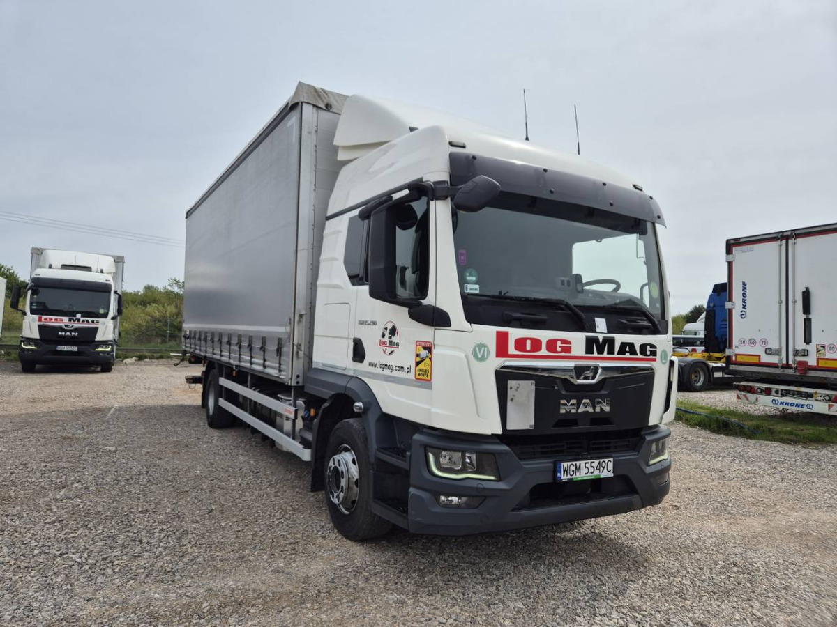 MAN TGM SOLÓWKA - Schuifzeilen vrachtwagen: afbeelding 1 MAN TGM SOLÓWKA - Schuifzeilen vrachtwagen: afbeelding 1
