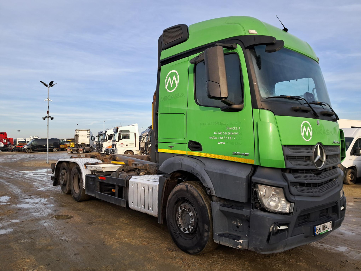 MERCEDES BENZ ACTROS HAKOWIEC - Haakarmsysteem vrachtwagen: afbeelding 1 MERCEDES BENZ ACTROS HAKOWIEC - Haakarmsysteem vrachtwagen: afbeelding 1